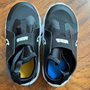 Nike FlexRunner 2 Sneakers, Black, Size 9C Toddler